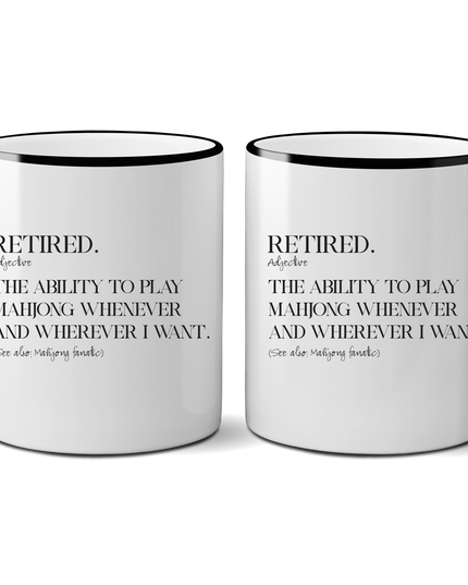 Two white mugs with black handles and退休 related text on a white background
