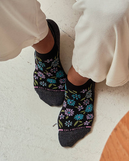 GROOVY FLORAL | ANKLE COMPRESSION SOCKS FOR WOMEN